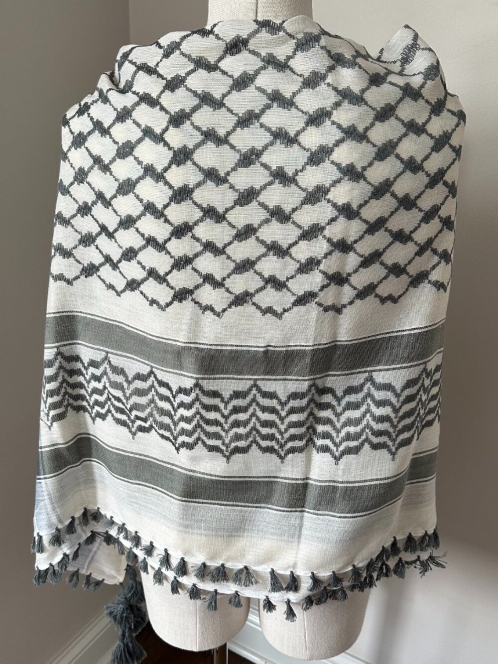 Gray and White Keffiyeh Cotton Head Scarf Shawl Wrap with Tassels 45x45 Unisex